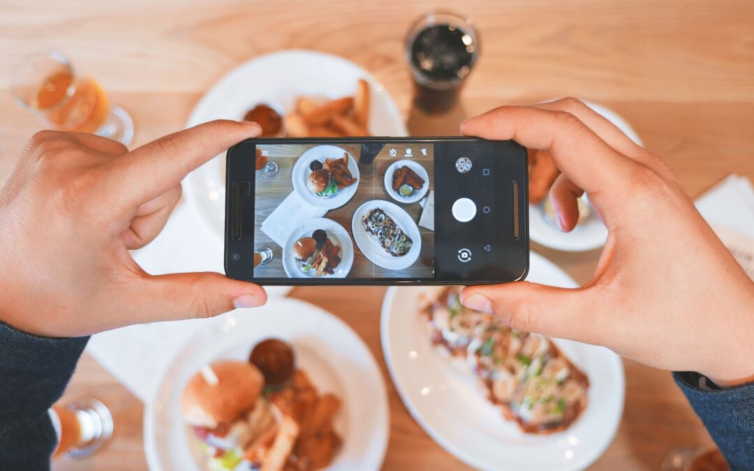 How to Eat Healthy at Restaurants: 6 Helpful Tips